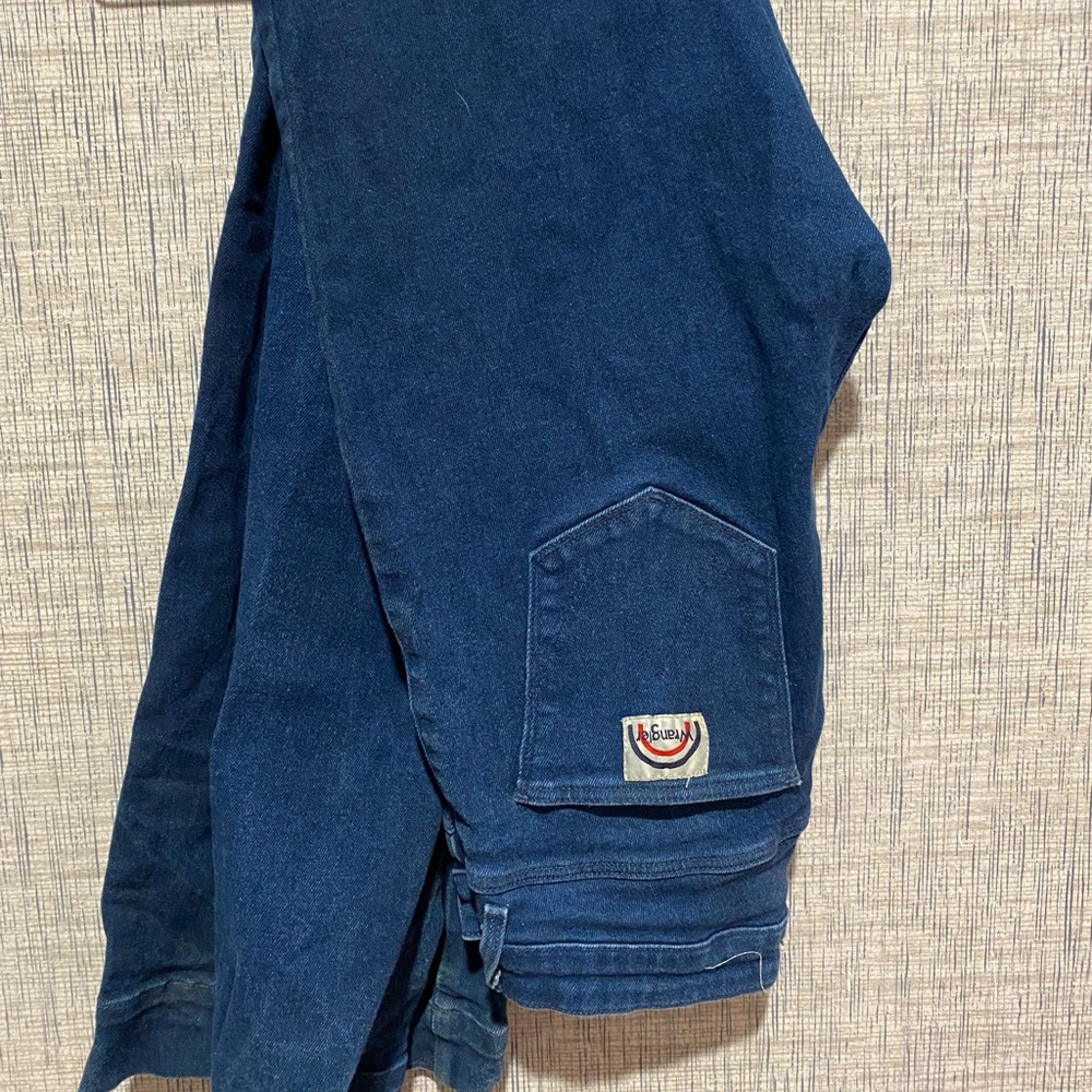 Western chic, wrangler flare jeans
